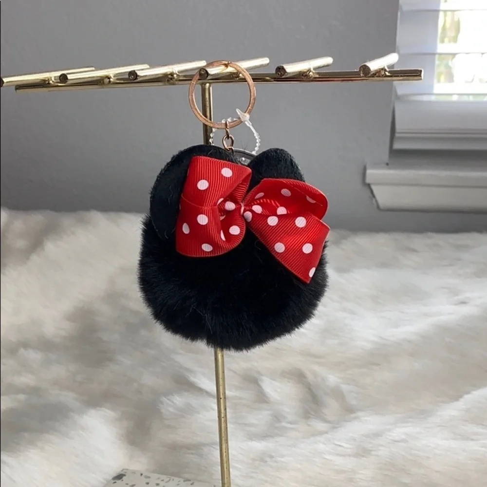 Mouse Ear Detailed Pom Pom Key Chain‎